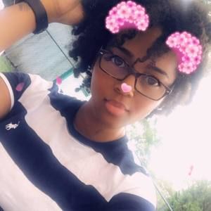 Meet your Posher, Alexis